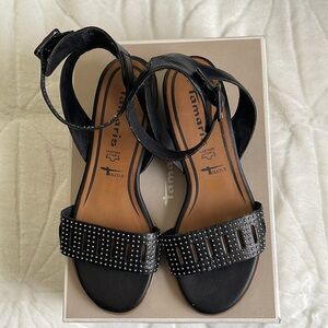 Women’s Tamaris anti shock black leather shoes size 38 (7.5)worn once